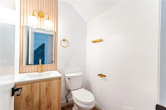 8851 Independence Avenue APT 33, Los Angeles, CA 91304