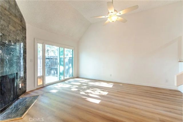 8851 Independence Avenue APT 33, Los Angeles, CA 91304