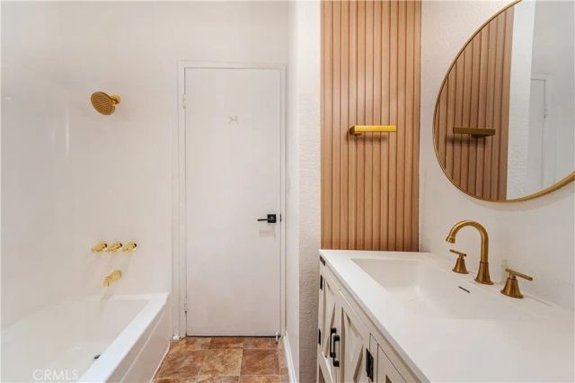 8851 Independence Avenue APT 33, Los Angeles, CA 91304