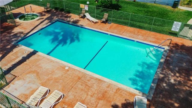 8851 Independence Avenue APT 33, Los Angeles, CA 91304
