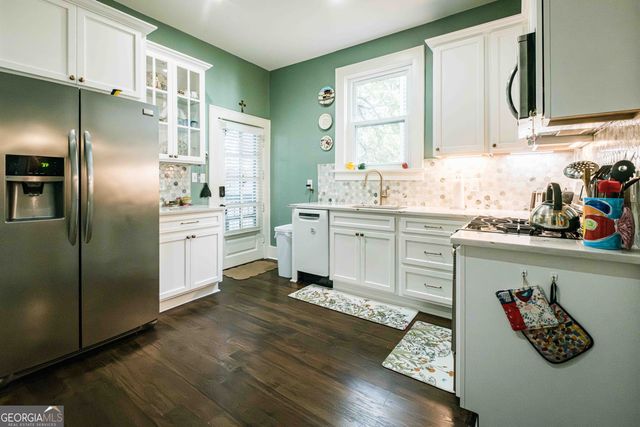 309 E 34th Street, Savannah, GA 31401