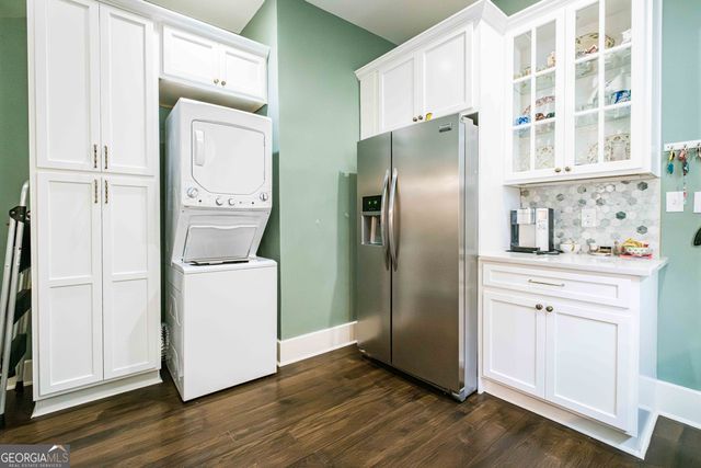 309 E 34th Street, Savannah, GA 31401