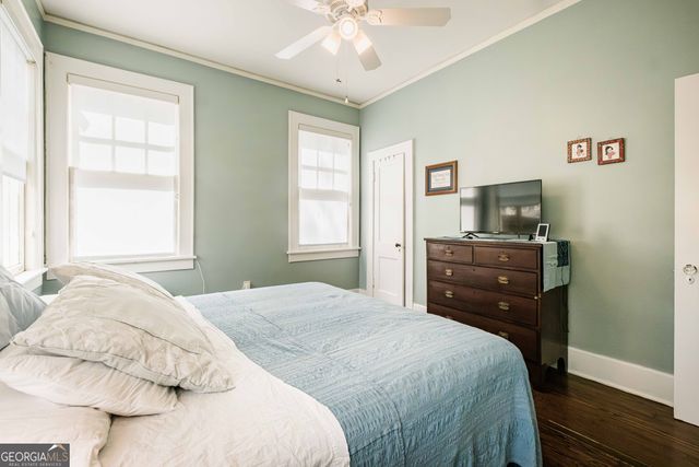 309 E 34th Street, Savannah, GA 31401