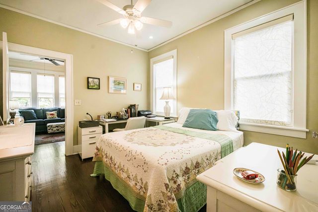 309 E 34th Street, Savannah, GA 31401