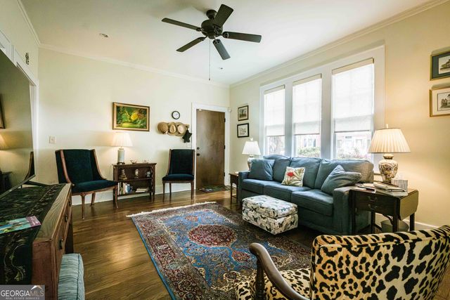 309 E 34th Street, Savannah, GA 31401