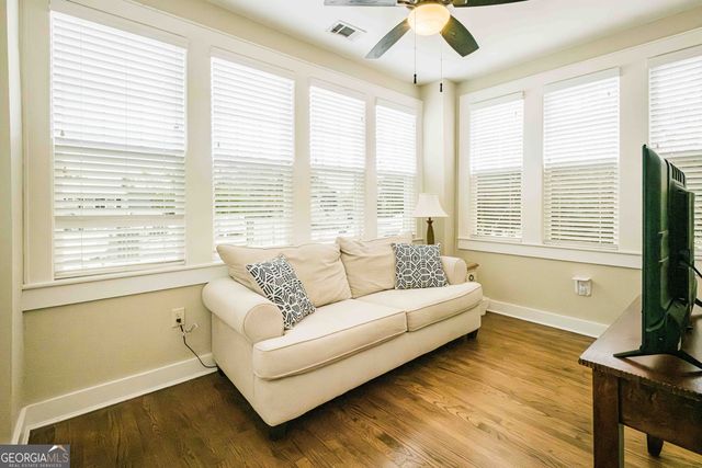 309 E 34th Street, Savannah, GA 31401