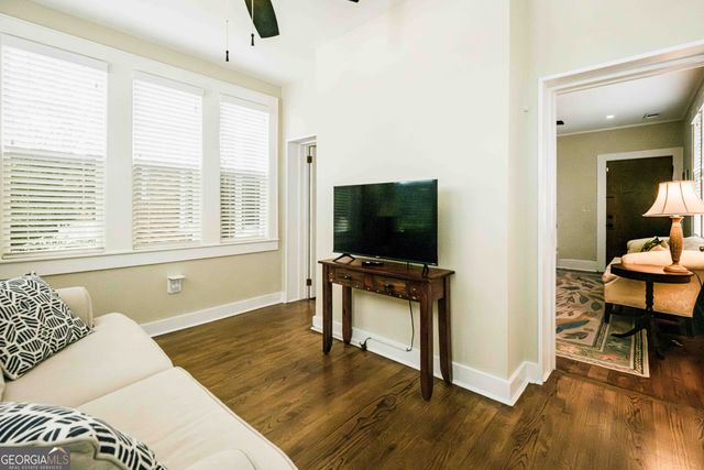 309 E 34th Street, Savannah, GA 31401