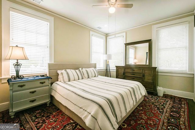 309 E 34th Street, Savannah, GA 31401