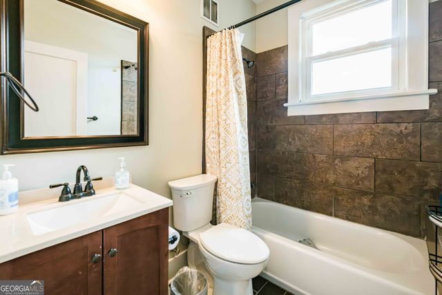 309 E 34th Street, Savannah, GA 31401