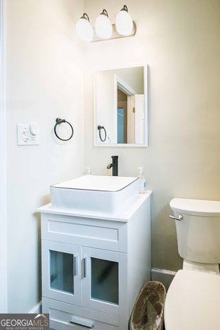 309 E 34th Street, Savannah, GA 31401