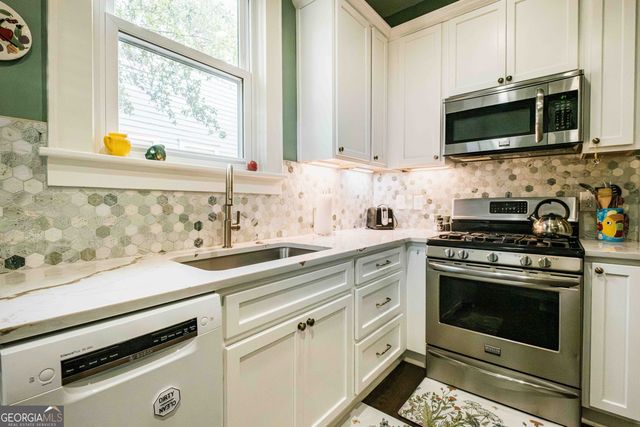 309 E 34th Street, Savannah, GA 31401