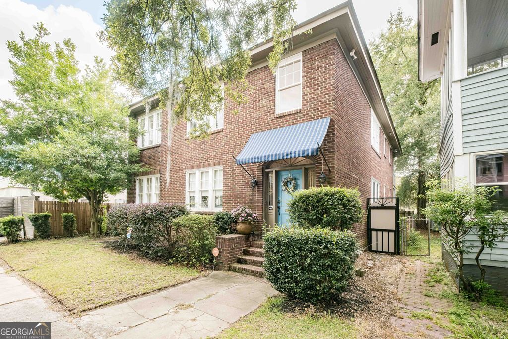 309 E 34th Street, Savannah, GA 31401
