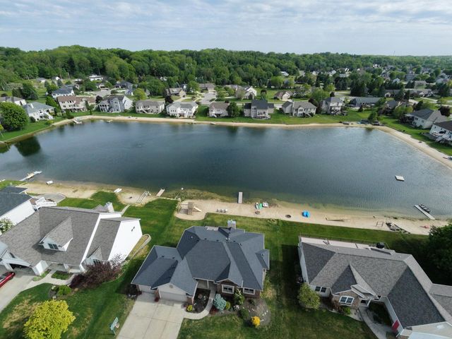 1554 Ponstein Drive, Hudsonville, MI 49426