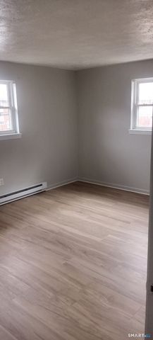 152 Surrey Drive 156, Bristol, CT 06010