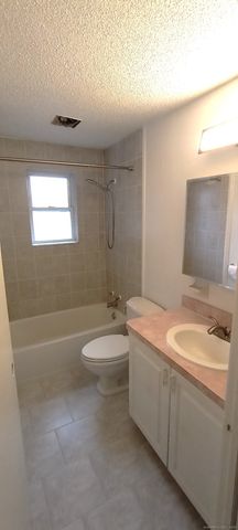 152 Surrey Drive 156, Bristol, CT 06010