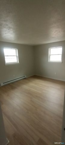 152 Surrey Drive 156, Bristol, CT 06010