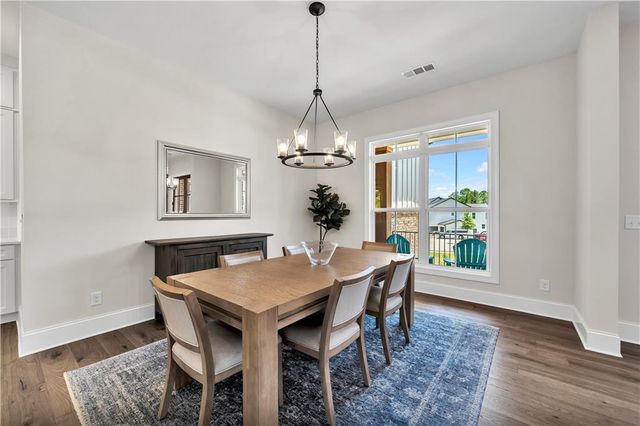 401 Oakleigh Avenue, Woodstock, GA 30188