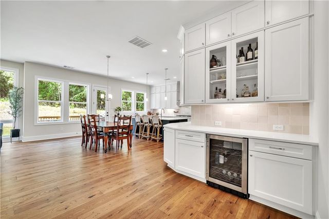 401 Oakleigh Avenue, Woodstock, GA 30188