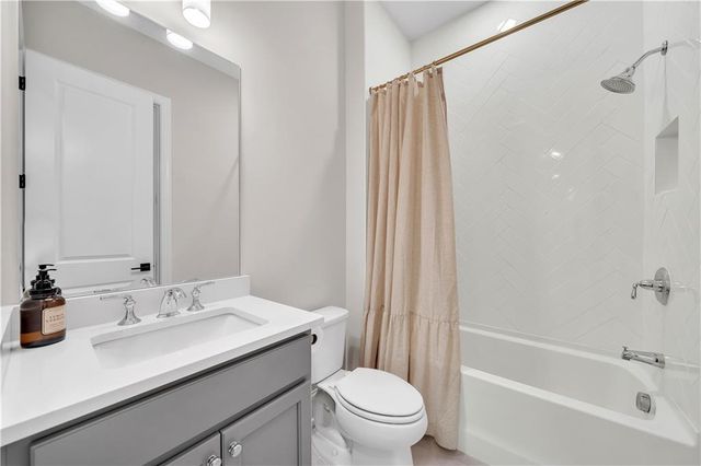 401 Oakleigh Avenue, Woodstock, GA 30188