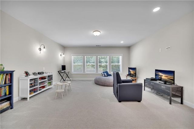 401 Oakleigh Avenue, Woodstock, GA 30188