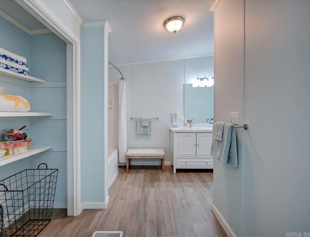 231 Century Cir Circle, Hot Springs, AR 71913