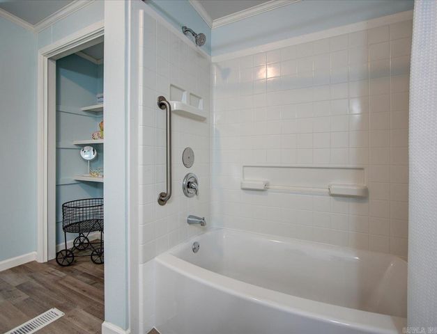 231 Century Cir Circle, Hot Springs, AR 71913