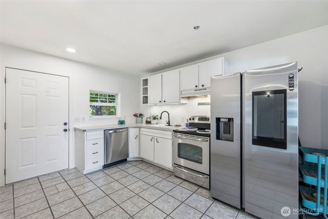 11209 Riviera Drive, Anderson Island, WA 98303
