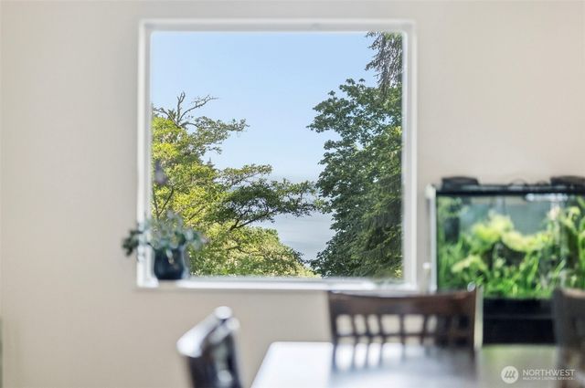 11209 Riviera Drive, Anderson Island, WA 98303