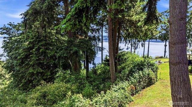 11209 Riviera Drive, Anderson Island, WA 98303