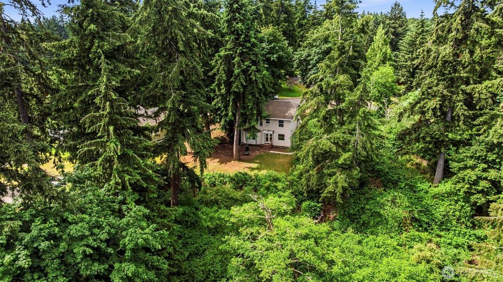 11209 Riviera Drive, Anderson Island, WA 98303