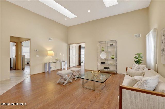 11 Ramsey Way, Monroe, NJ 08831