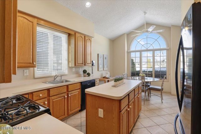 11 Ramsey Way, Monroe, NJ 08831