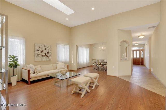 11 Ramsey Way, Monroe, NJ 08831