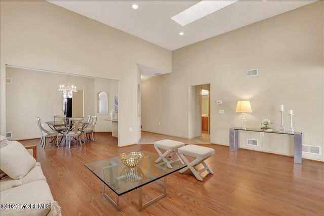 11 Ramsey Way, Monroe, NJ 08831