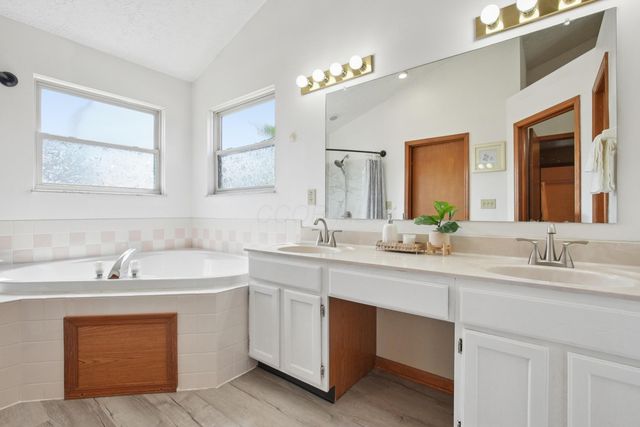 1540 Whitcombe Way, Columbus, OH 43228