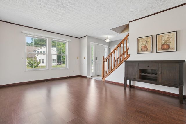 1540 Whitcombe Way, Columbus, OH 43228