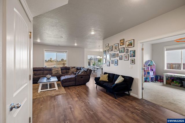 4435 Sagecrest Dr NE, Albany, OR 97322