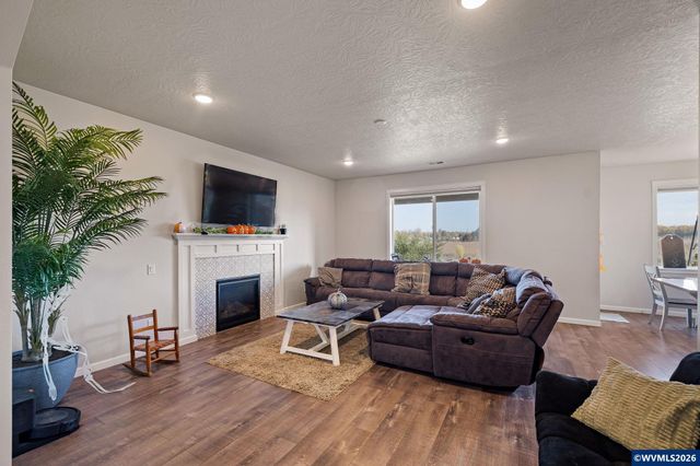 4435 Sagecrest Dr NE, Albany, OR 97322