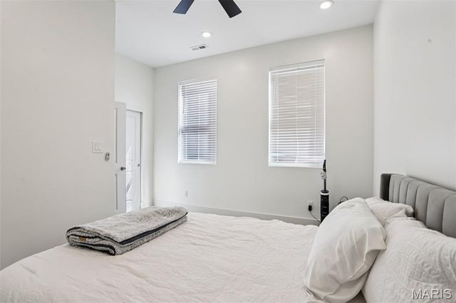 4446 Norfolk Avenue, St Louis, MO 63110