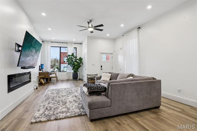 4446 Norfolk Avenue, St Louis, MO 63110