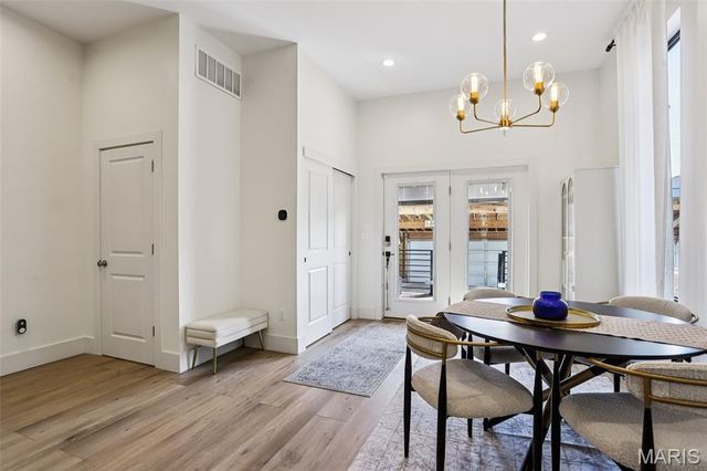 4446 Norfolk Avenue, St Louis, MO 63110