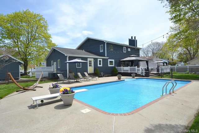 30 Myrtle Lane, Patchogue, NY 11772