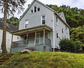 1734 Manchester Road, Akron, OH 44314