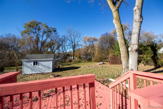 2069 Dexter Road, Auburn Hills, MI 48326