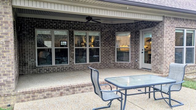 119 Stark Knob Rd, Hendersonville, TN 37075