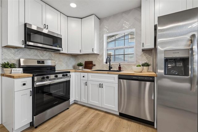 2831 25TH AVENUE N, St Petersburg, FL 33713