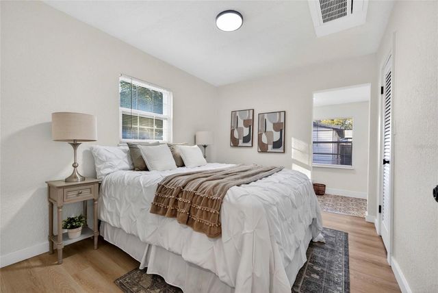 2831 25TH AVENUE N, St Petersburg, FL 33713