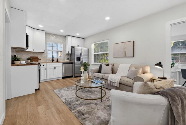 2831 25TH AVENUE N, St Petersburg, FL 33713