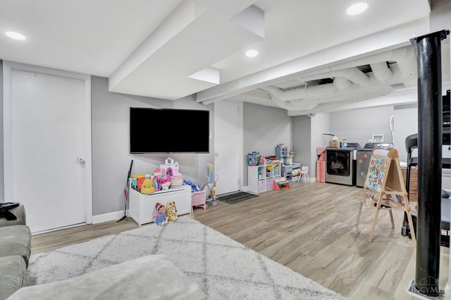 1431 Collinsdale Avenue, Anderson Twp, OH 45230