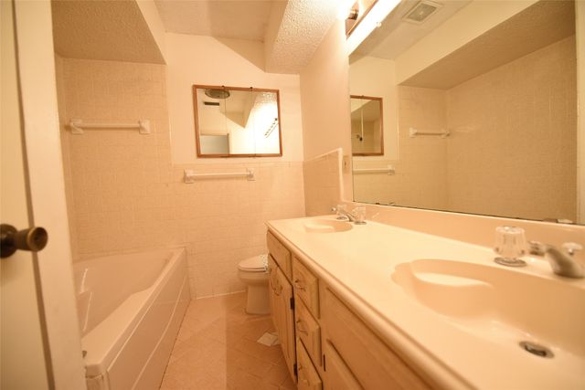 8945 Flicker Lane, Dallas, TX 75238